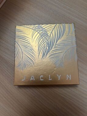 Jaclyn Hill Putty Highlighter